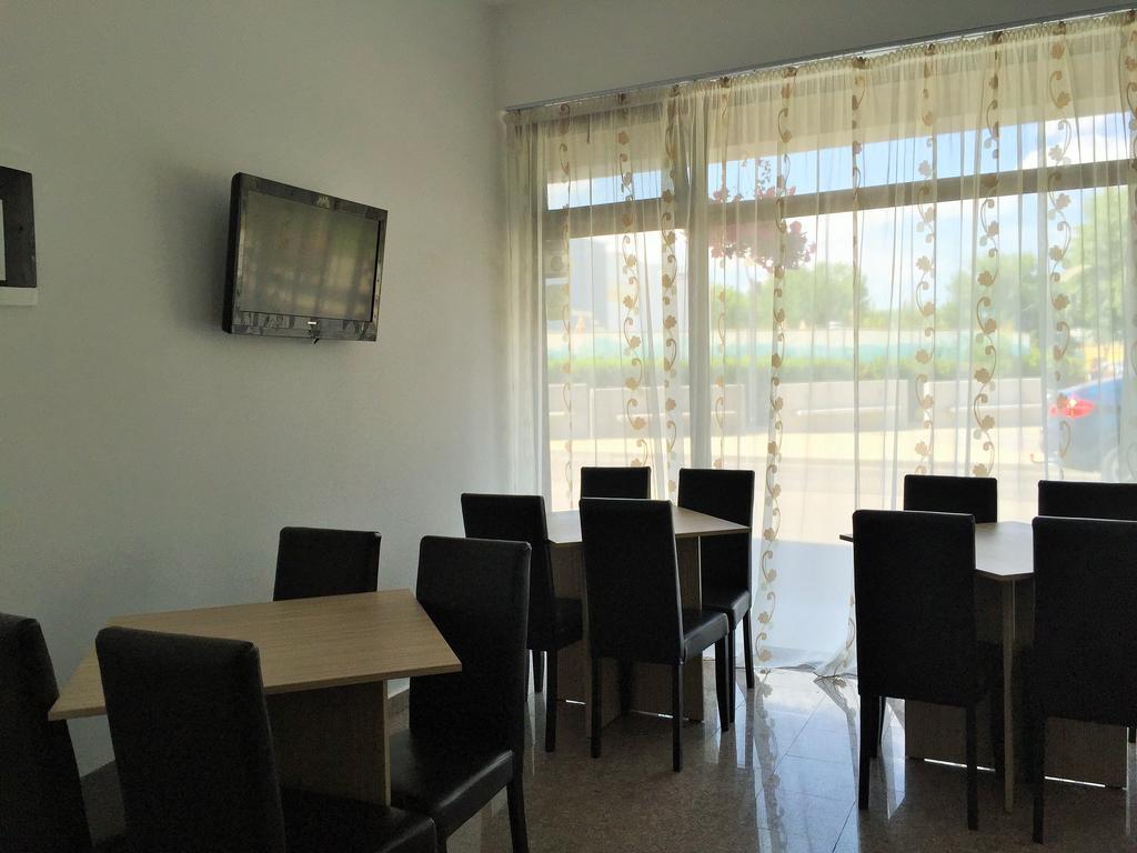 Hotel Mihaela Mamaia Kültér fotó